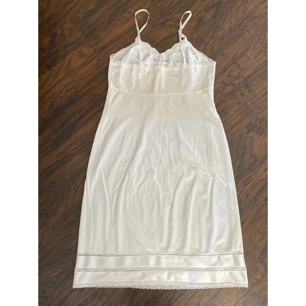 Vintage Adonna 38 Nylon Slip Dress Nightgown Farmhouse Cottage Core Lace Trim - Picture 5 of 8
